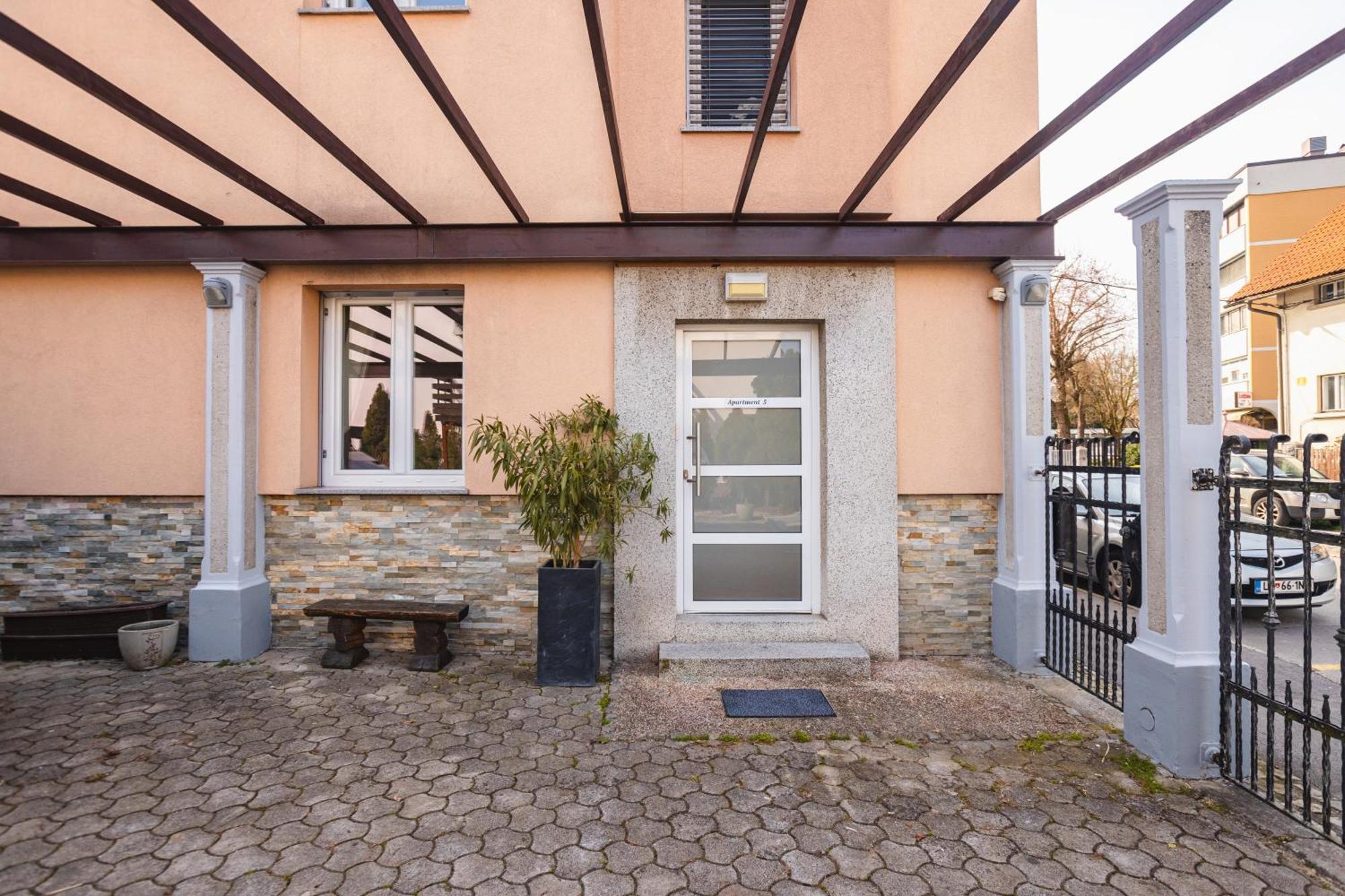 Vila Klara Apartments Ljubljana Ngoại thất bức ảnh