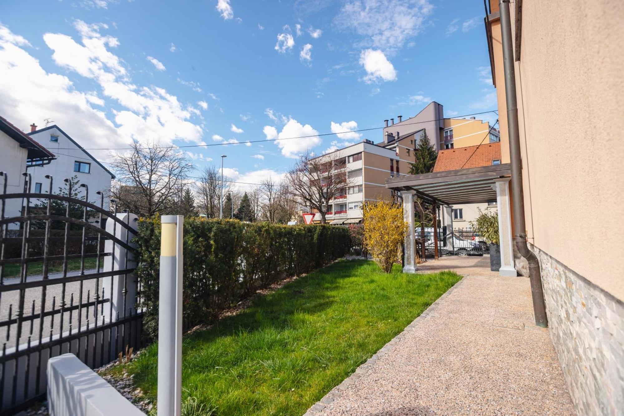 Vila Klara Apartments Ljubljana Ngoại thất bức ảnh