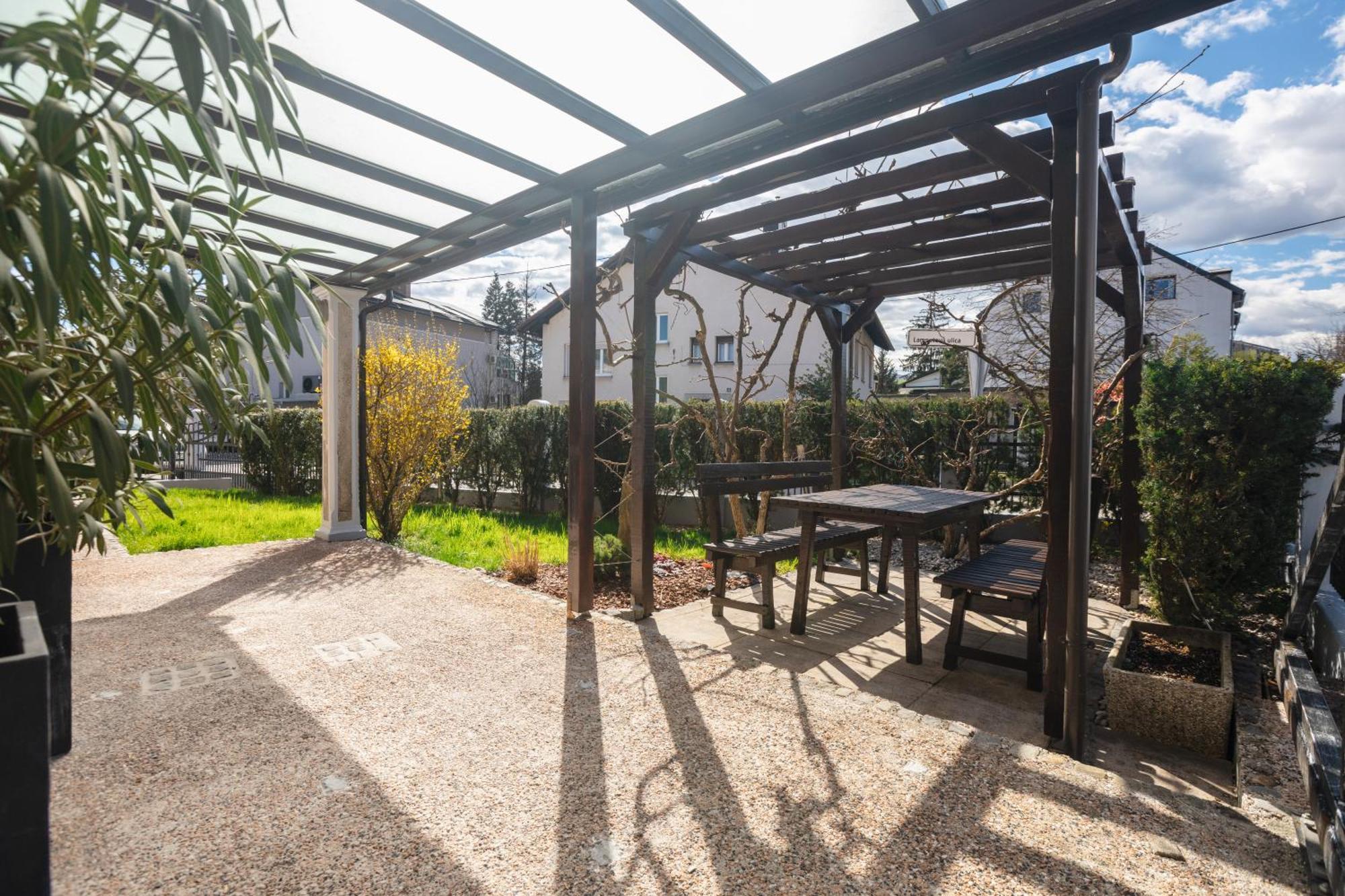 Vila Klara Apartments Ljubljana Ngoại thất bức ảnh