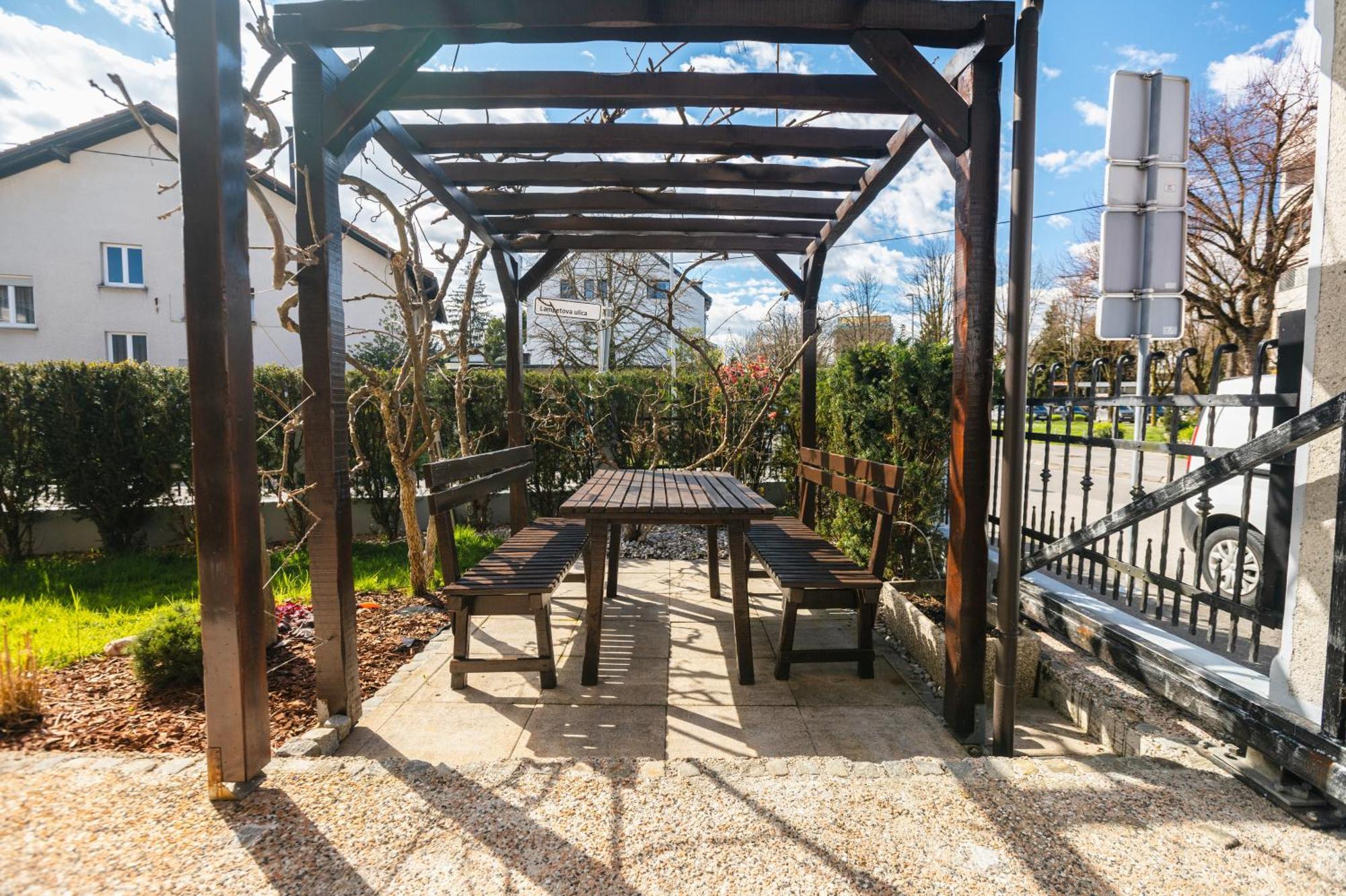 Vila Klara Apartments Ljubljana Ngoại thất bức ảnh